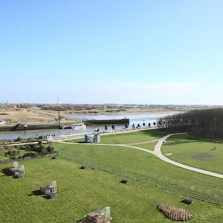 With View Of The Harbor Channel Nieuwpoort