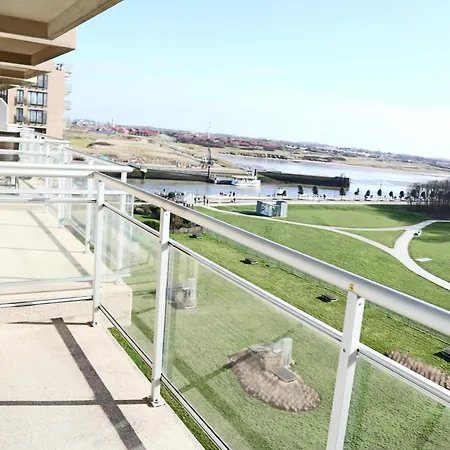 With View Of The Harbor Channel Apartment *